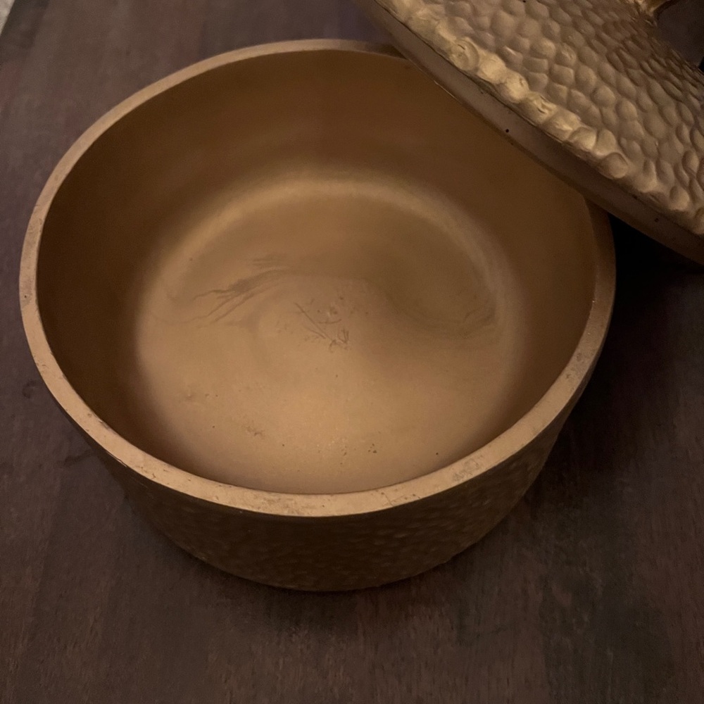 Textured Gold Lidded‎ Container - Picture 3 of 3